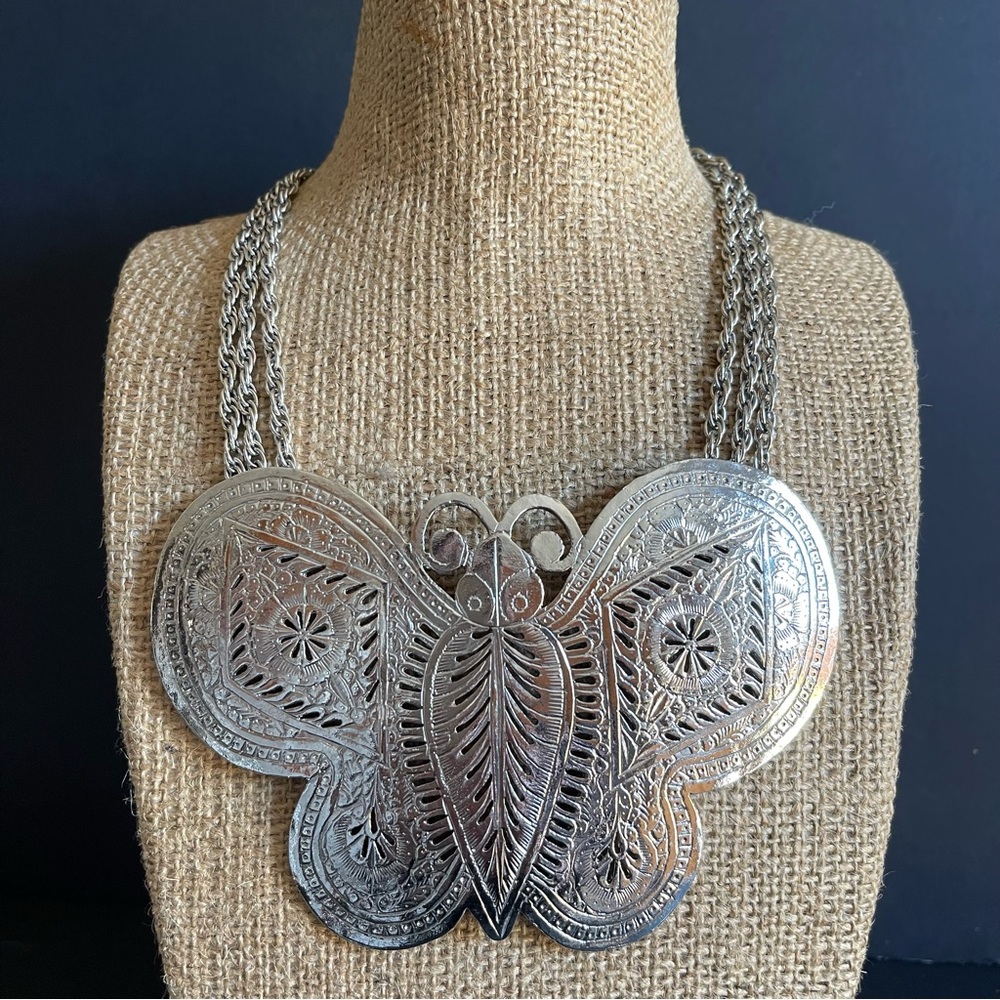 Vintage Silver tone Butterfly Statement Necklace . - Picture 5 of 9